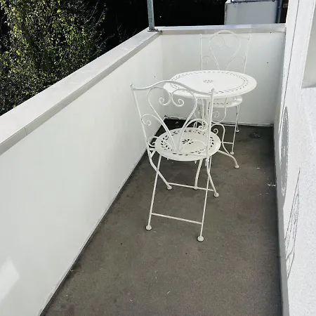 4 Appartments L 24 Beds L 11 Bedrooms L Fast Wifi *