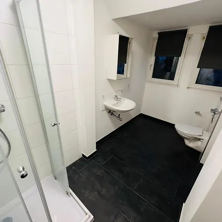 4 Appartments L 24 Beds L 11 Bedrooms L Fast Wifi *