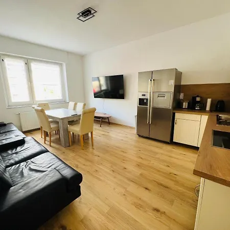 4 Appartments L 24 Beds L 11 Bedrooms L Fast Wifi Bochum